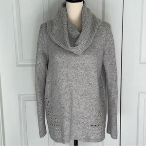 Maurices‎ Light Gray Cowl Neck Sweater size Medium